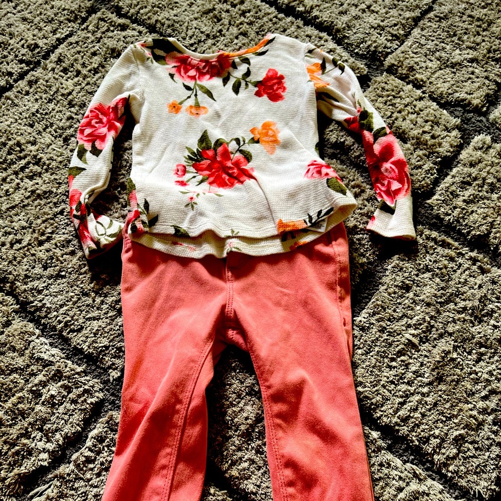 Old Navy bundle of all seasons. 3 shirts and ballerina jeans.